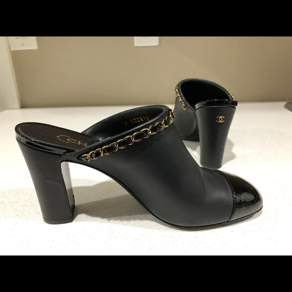 Chanel Gold CC Logo &Chain Link Mules. Size 39. - Picture 3 of 8